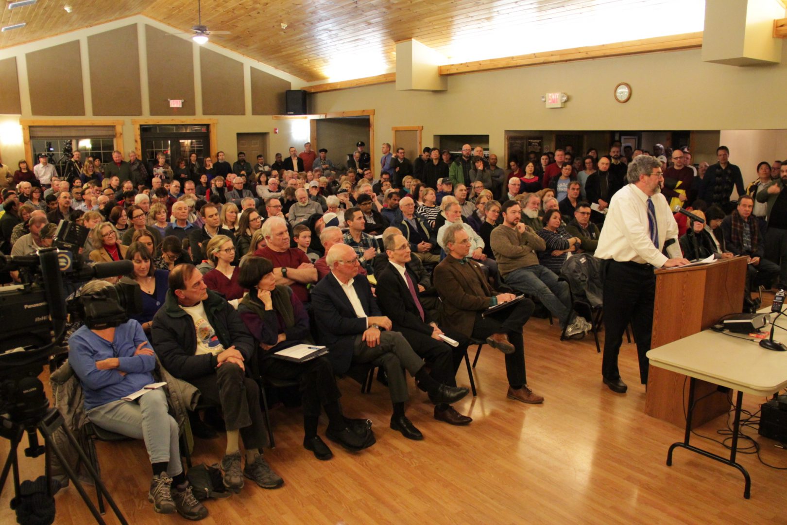 People packed a room for a public hearing on fracking in Franklin Park, Pa. on Monday, Jan. 14.