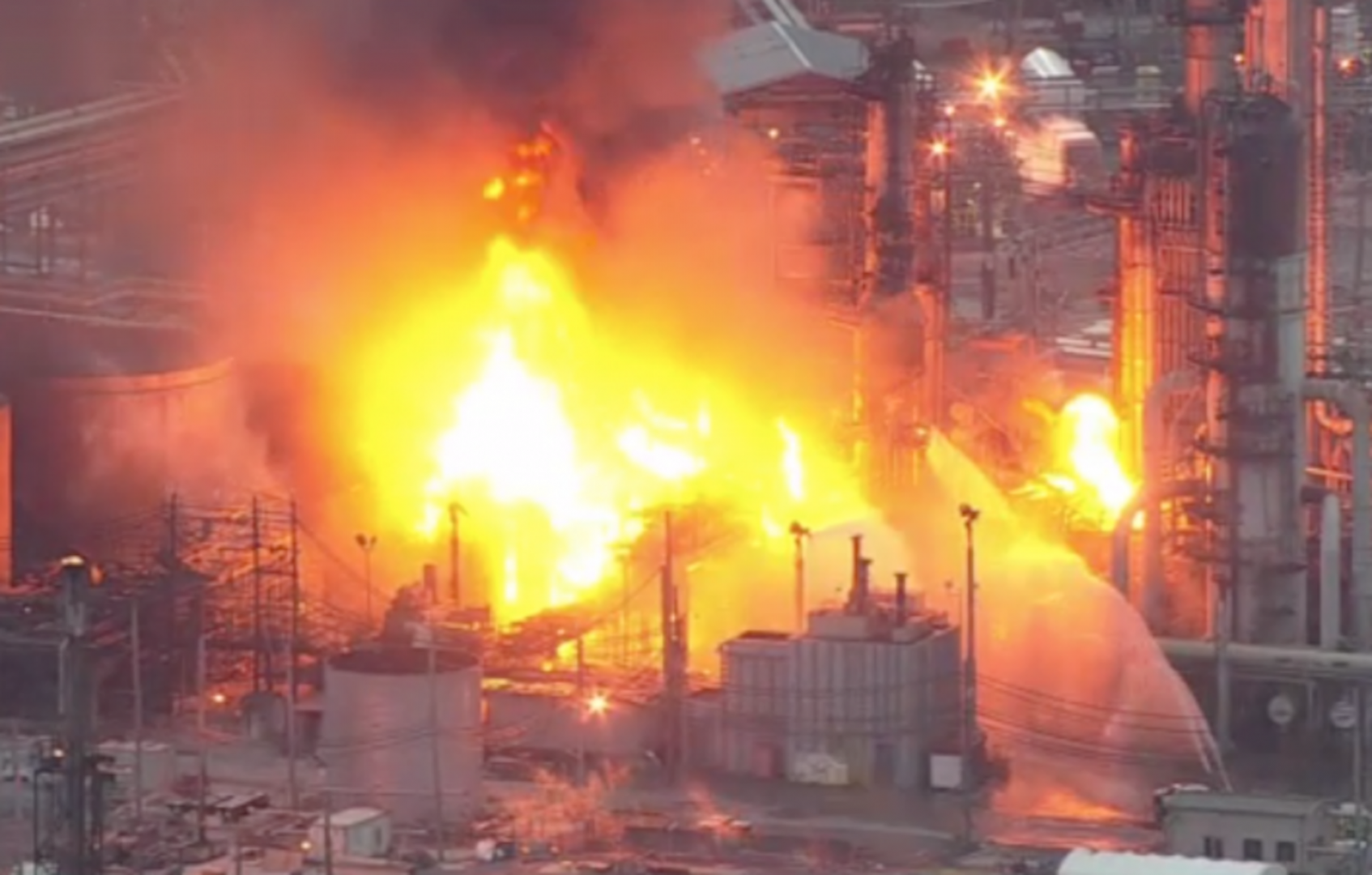 Refinery fire in South Philadelphia Friday January 21, 2019. 