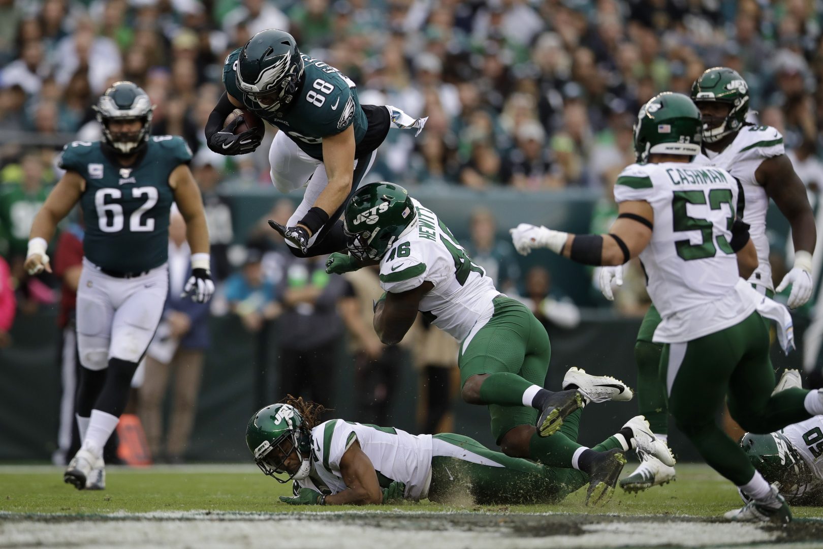 Defense dominates, Eagles rout Jets 31-6