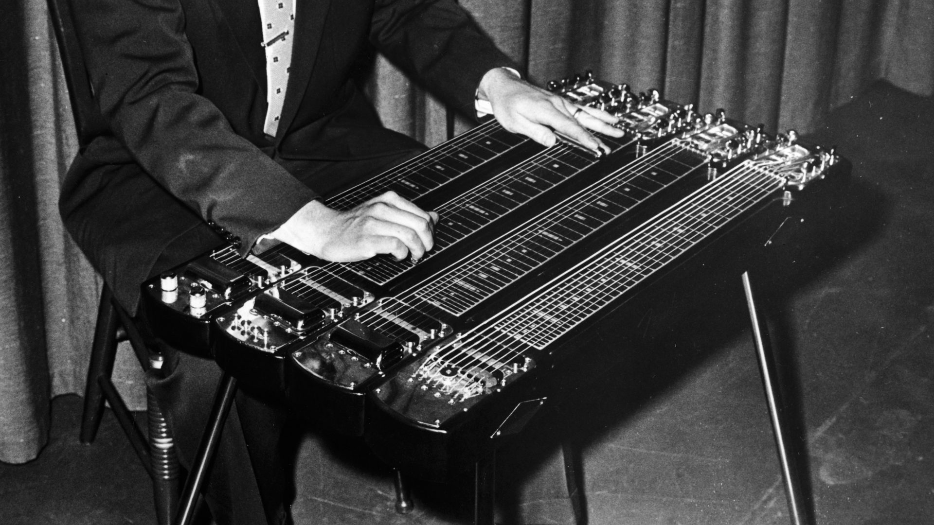 Doblez Me preparé Delgado The endless potential of the pedal steel guitar, an odd duck by any measure  | WITF
