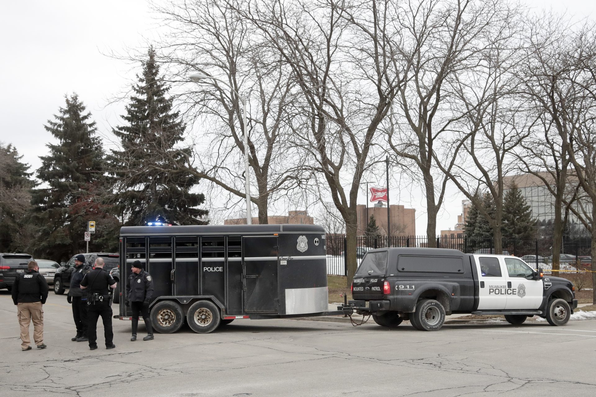 Six dead in shooting at Molson Coors in Milwaukee after employee opens ...