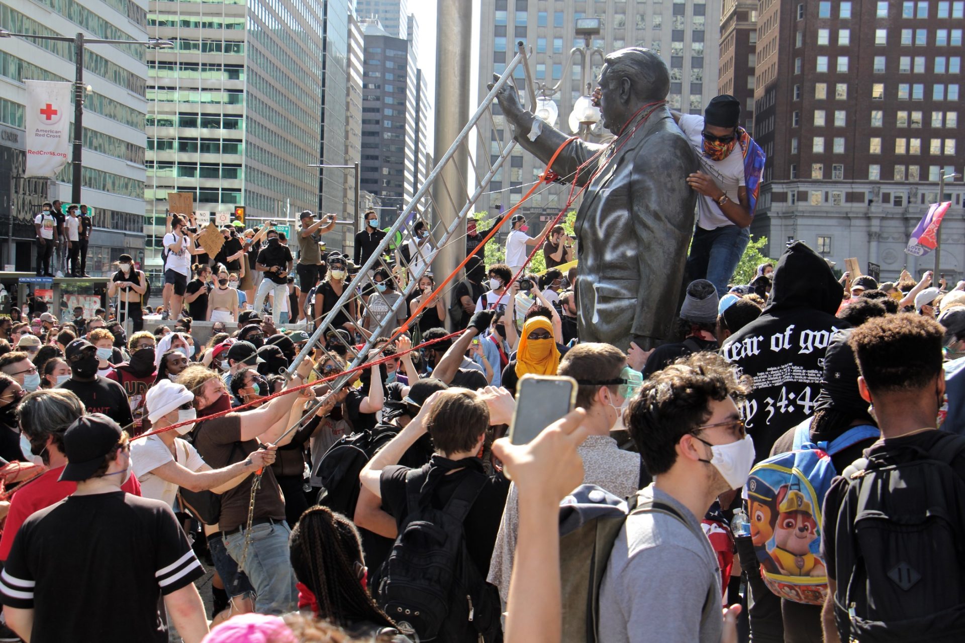 Protesters try to take down the statue of former mayor and police chief Frank Rizzo in front of the Municipal Services Building on May 30, 2020.