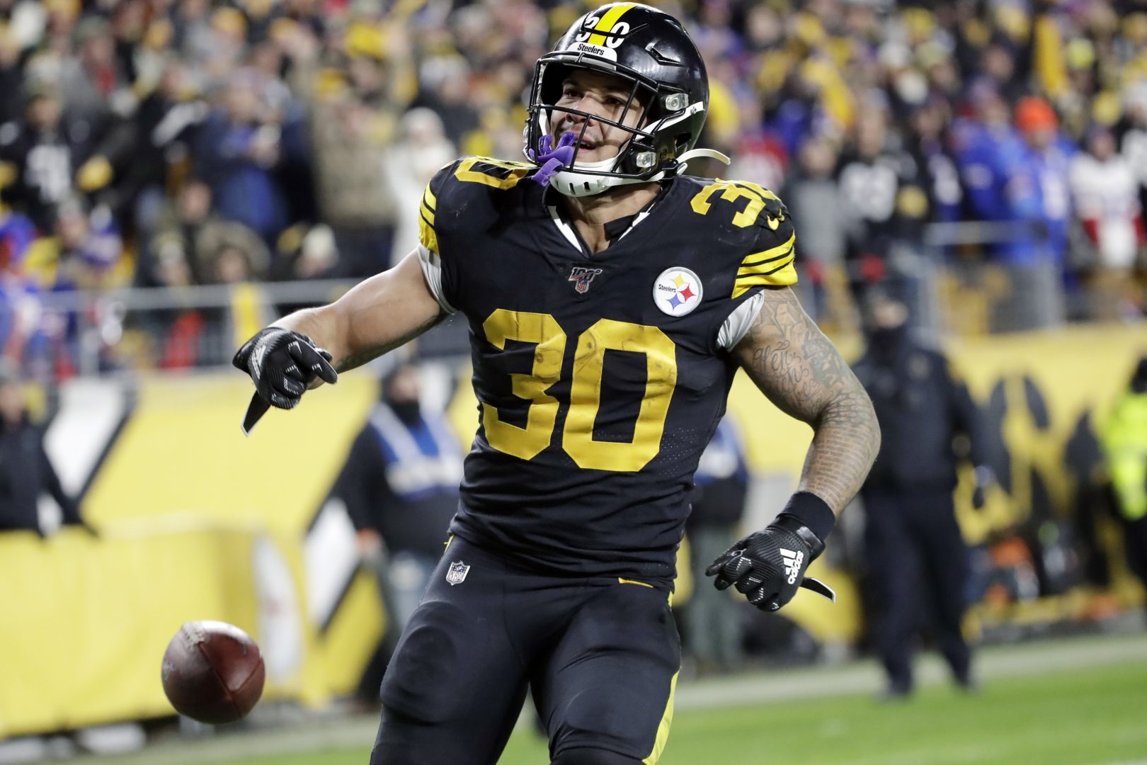 Steelers running back James Conner focusing on present, not uncertain
