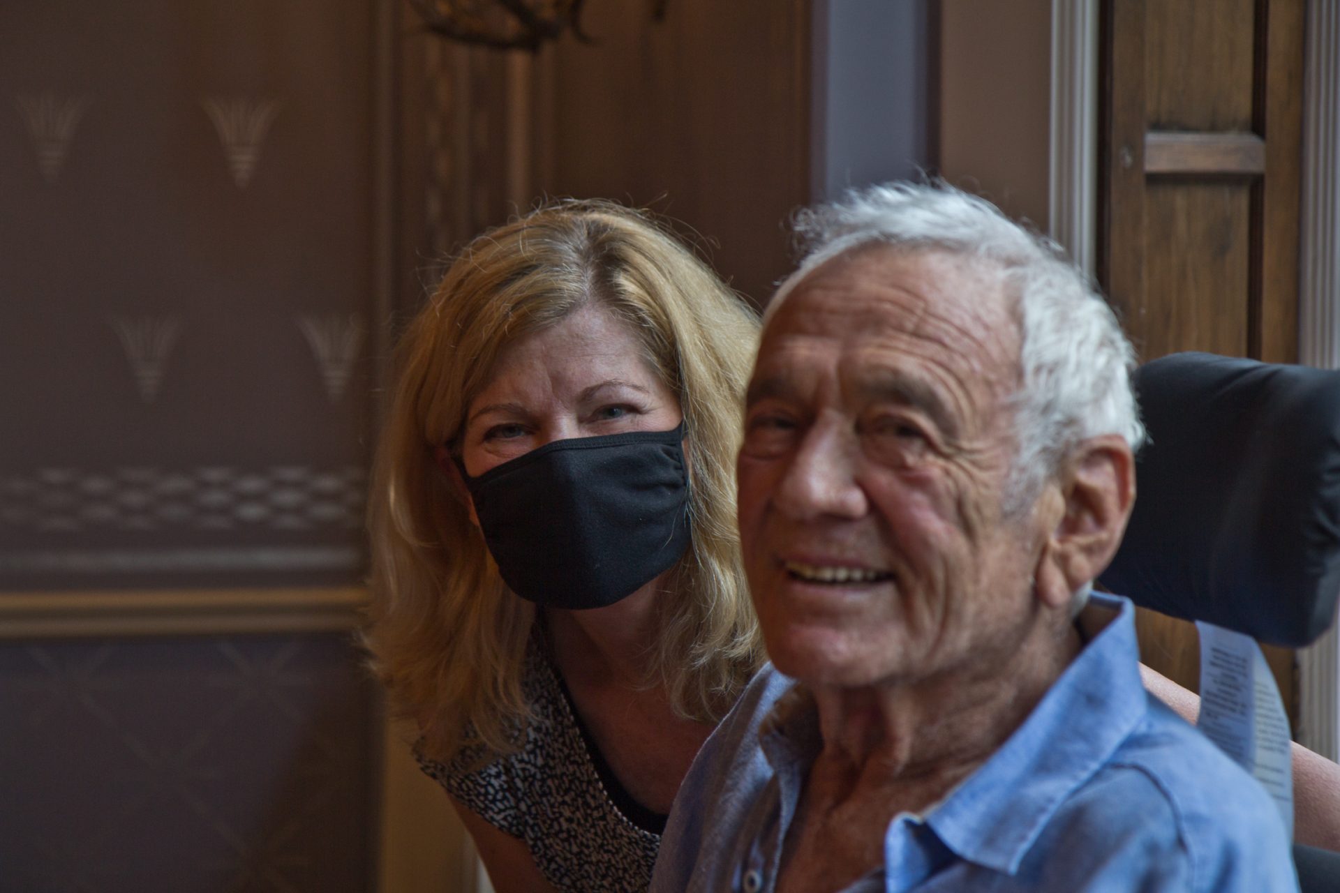 Avram Woidislawsky’s doctor Vicki Bralow visits him at home.