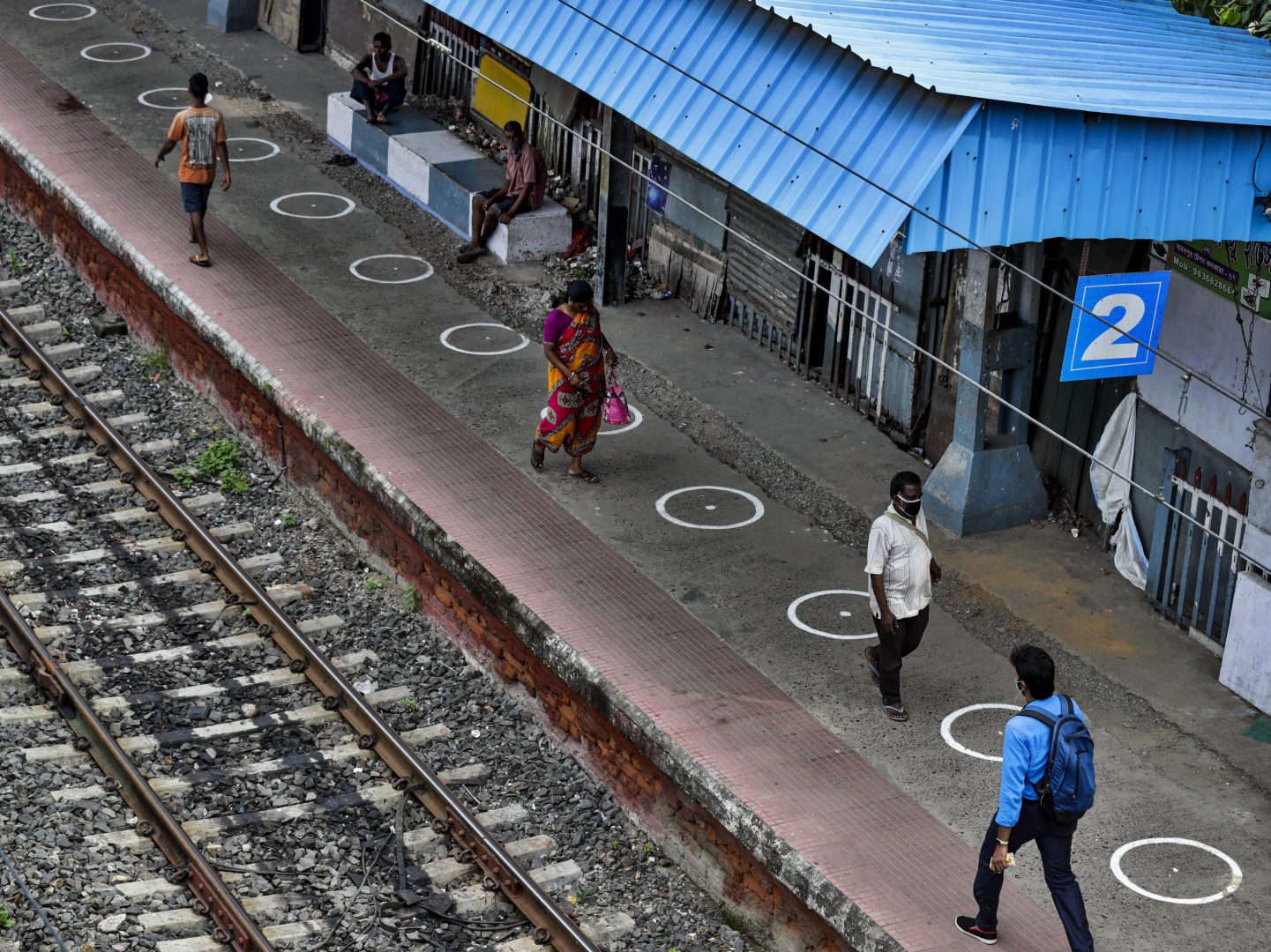 New Covid Cases in The State Has Dropped To 19,286; Roughly 5,556 Test Positive Cases Have Been Reported in Kolkata