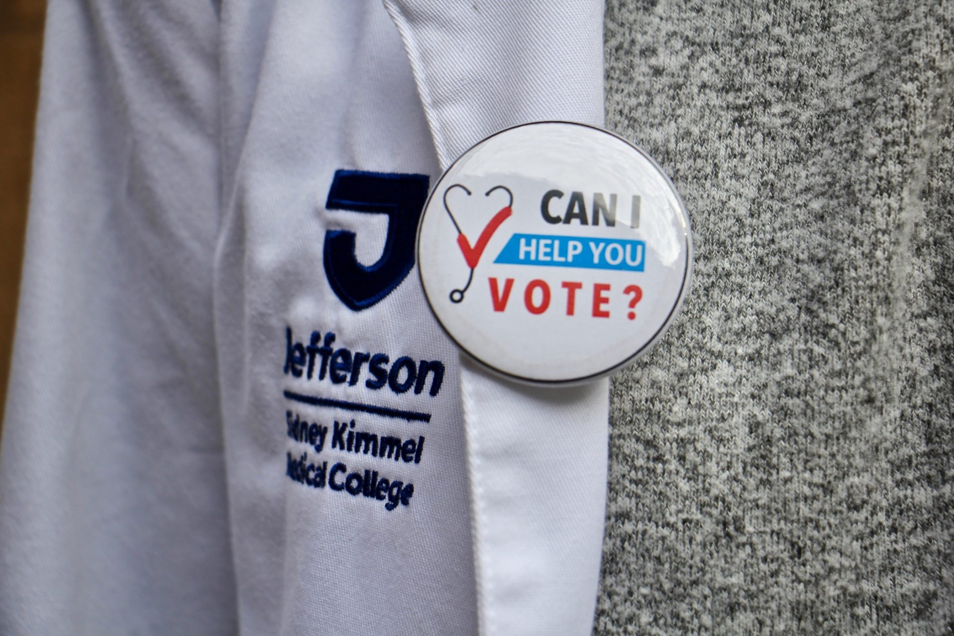Jefferson University medical students are making sure that patients have an opportunity to vote.
