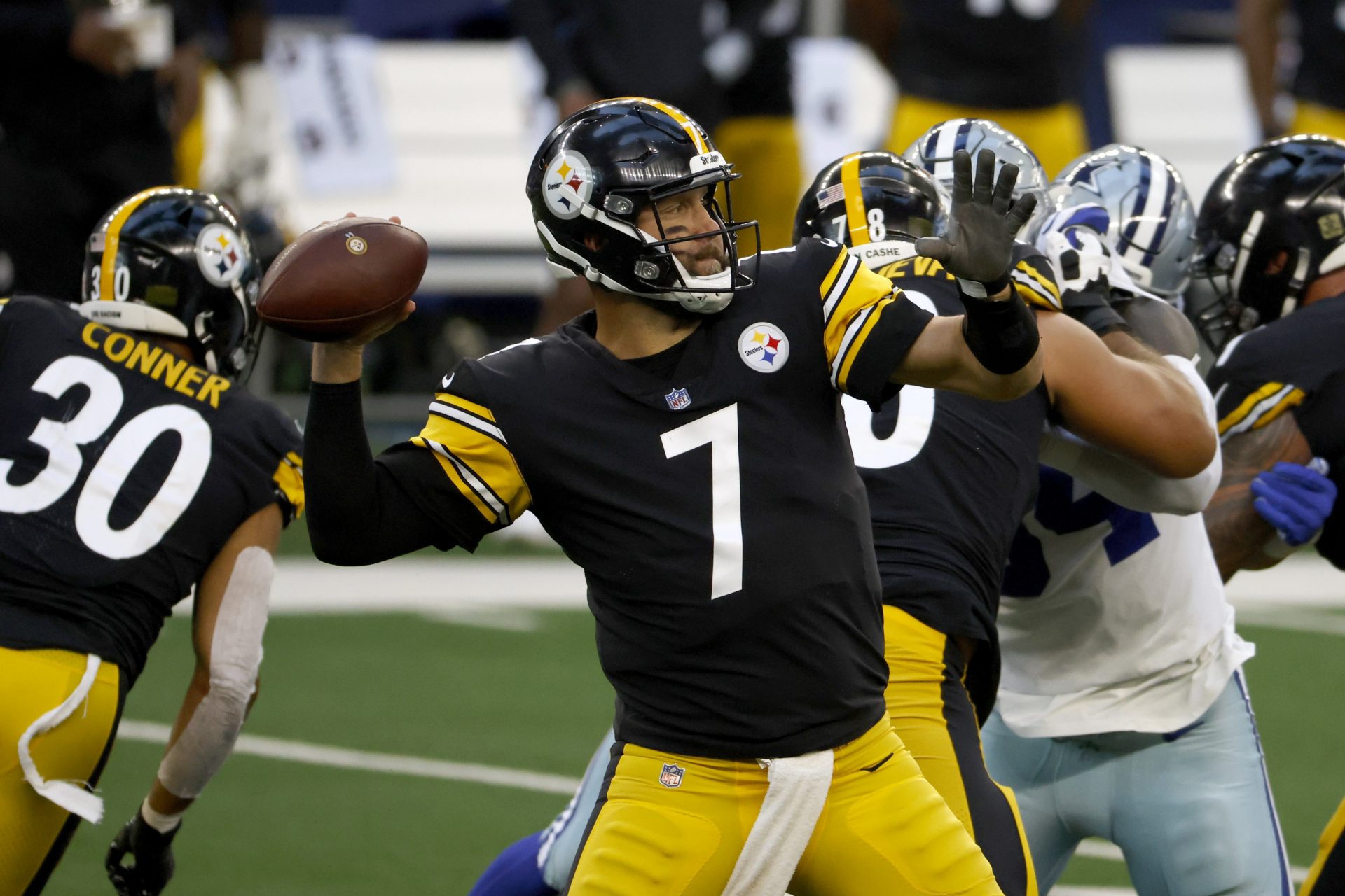 Pittsburgh Steelers quarterback Ben Roethlisberger (7) throws a pass in the first half of an NFL football game against the Dallas Cowboys in Arlington, Texas, Sunday, Nov. 8, 2020.