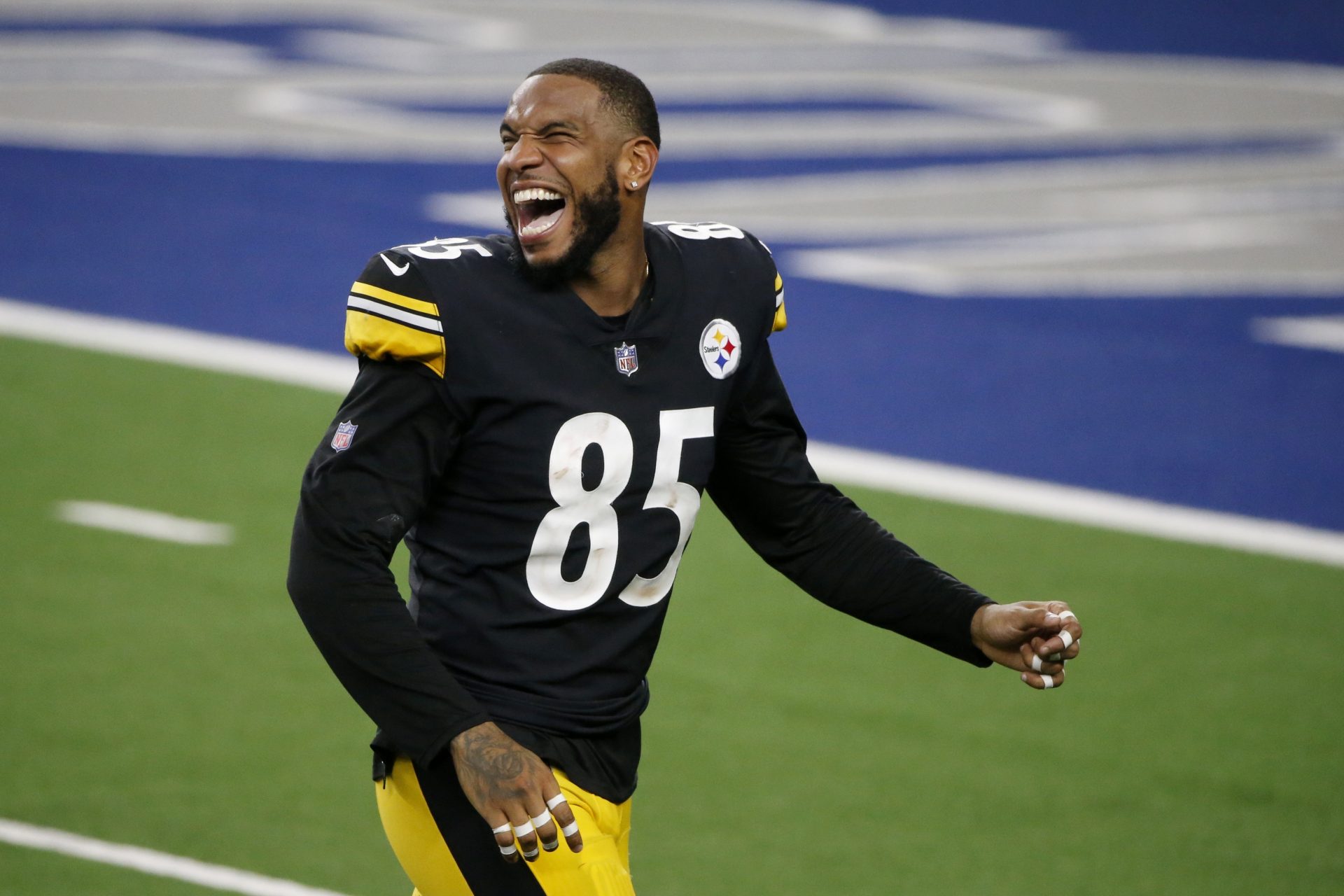 Pittsburgh Steelers' Eric Ebron celebrates after their 24-19 win against the Dallas Cowboys in an NFL football game in Arlington, Texas, Sunday, Nov. 8, 2020.