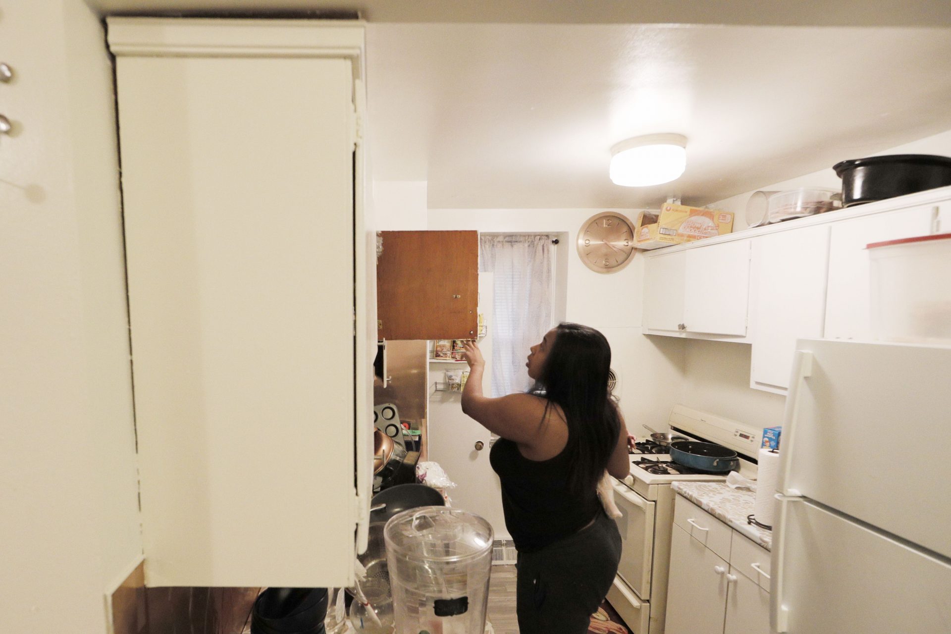 Now, with an eviction on her record, Jasmine Pennington is moving her things to a friend’s house and scrambling to find somewhere else for her family to live before Nov. 9, when Philadelphia will resume lockouts.