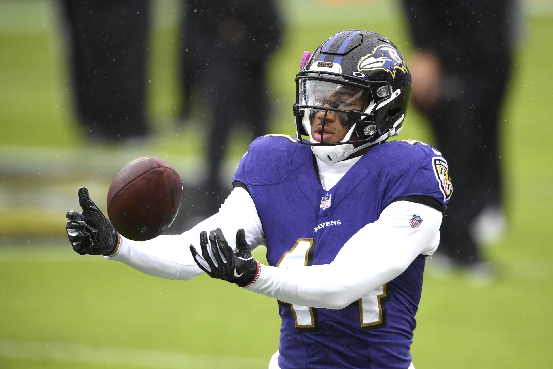Baltimore Ravens cornerback Marlon Humphrey works out prior to an NFL football game against the Pittsburgh Steelers, Sunday, Nov. 1, 2020, in Baltimore.