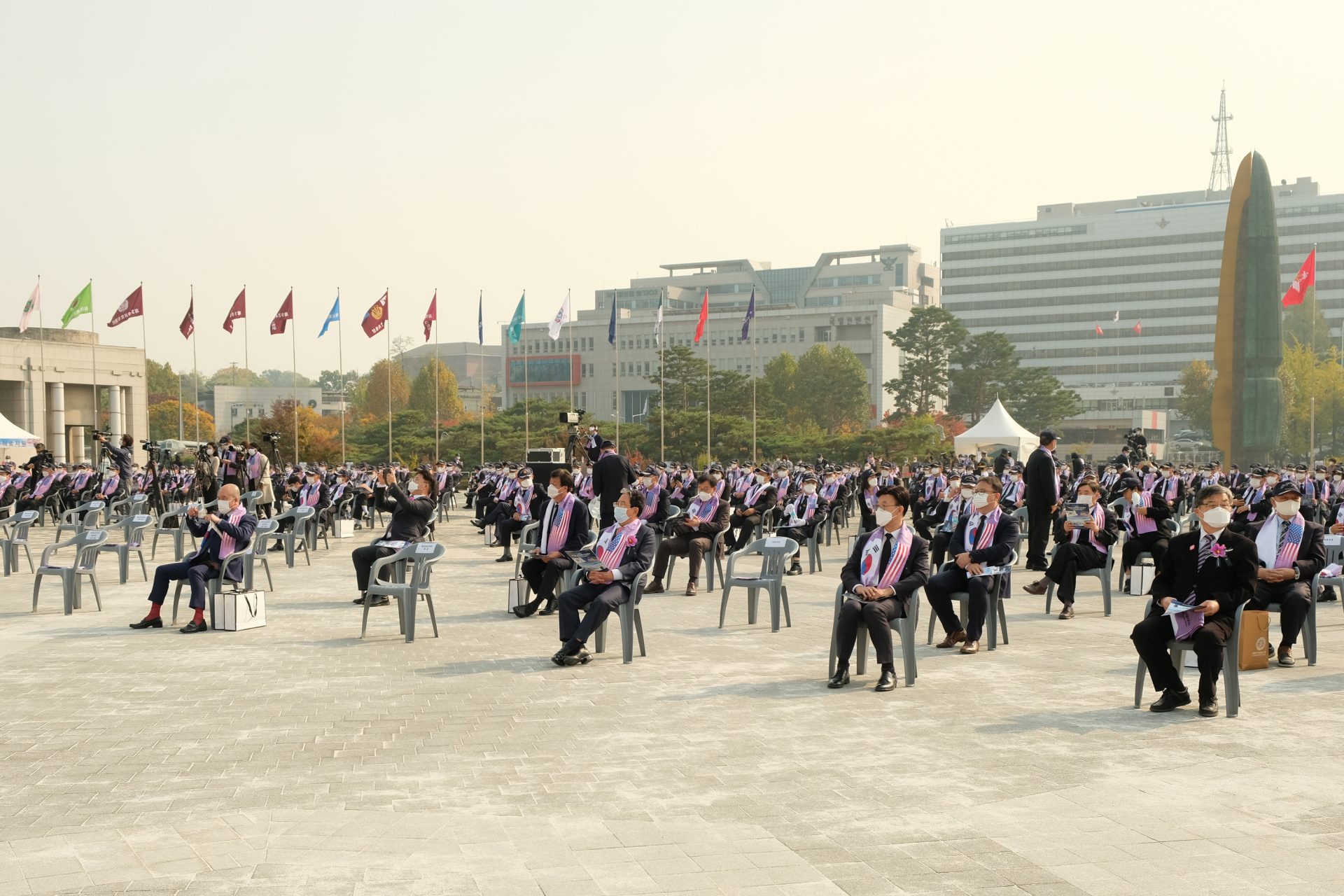Attendees at the official commemoration of the Battle of Chosin Reservoir in Seoul.