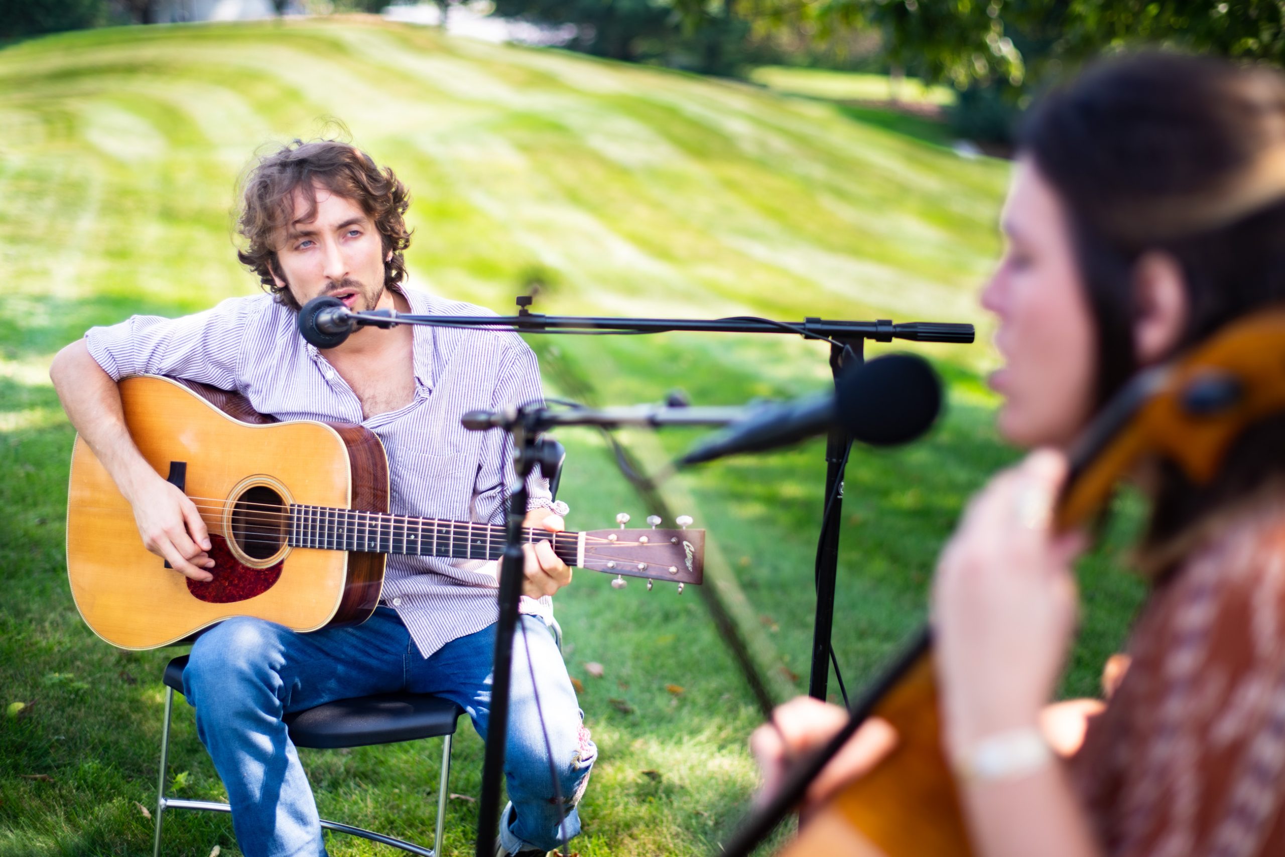 Jordan Rast playing guitar.