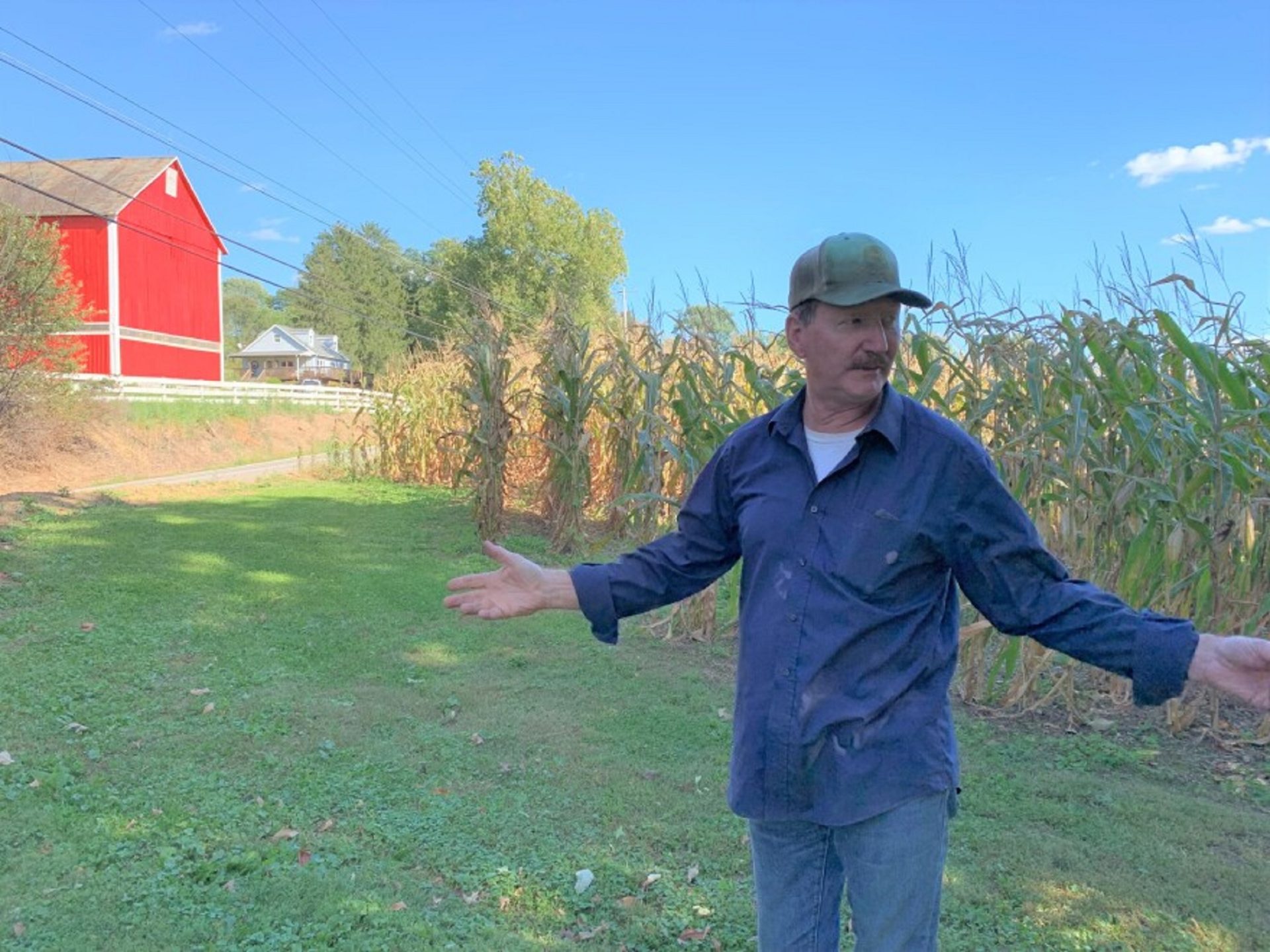 Der republikanische Senator Elder Vogel im Bundesstaat Pennsylvania vertritt alle oder einen Teil der Grafschaften Beaver, Butler und Lawrence nördlich von Pittsburgh.  Der lebenslange Bauer wurde 2008 erstmals in den Senat des Bundesstaates gewählt.