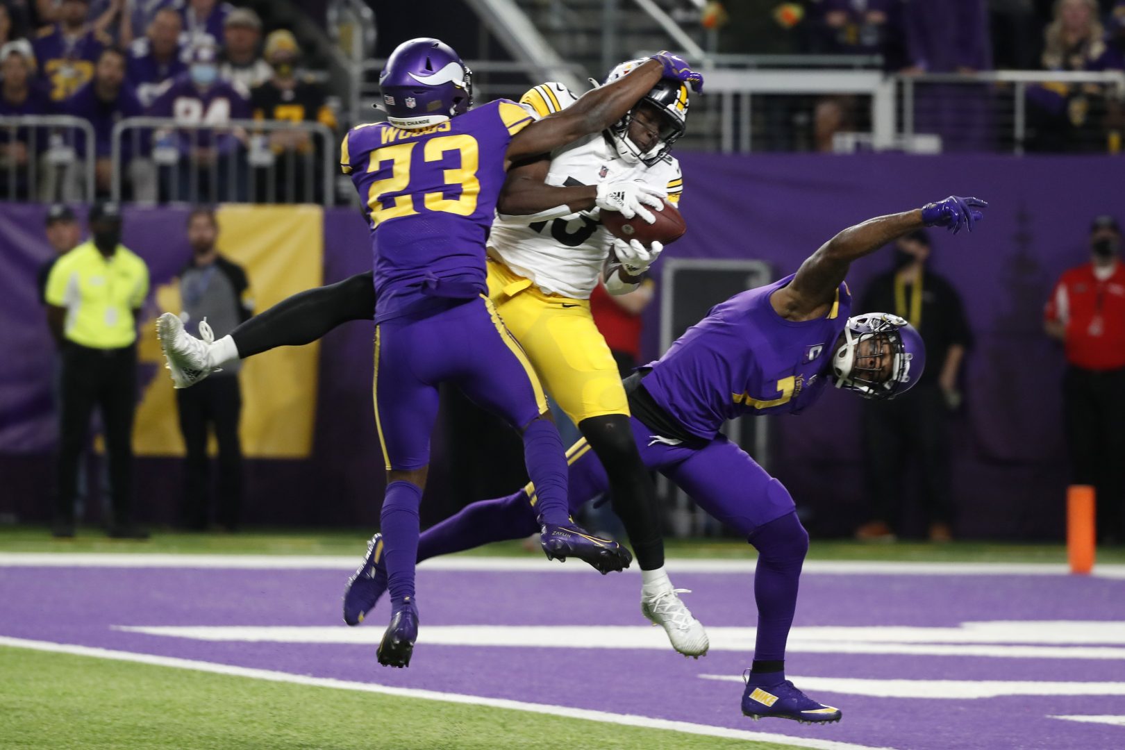 Minnesota Vikings cornerback Patrick Peterson (7) in action