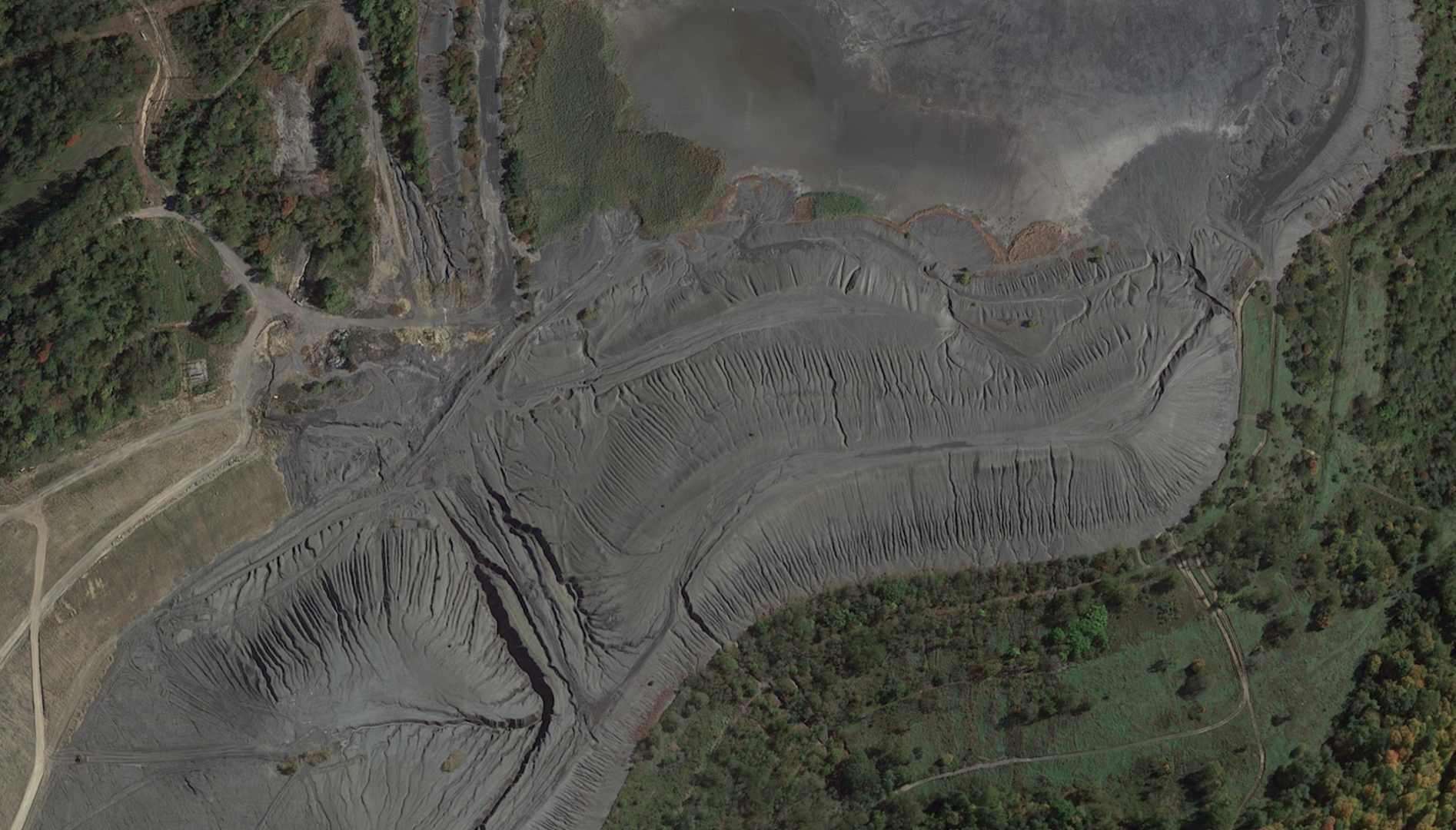 Coal ash near the closed Mitchell Power Plant in Union Township, Washington County, Pa. Image: Google Earth