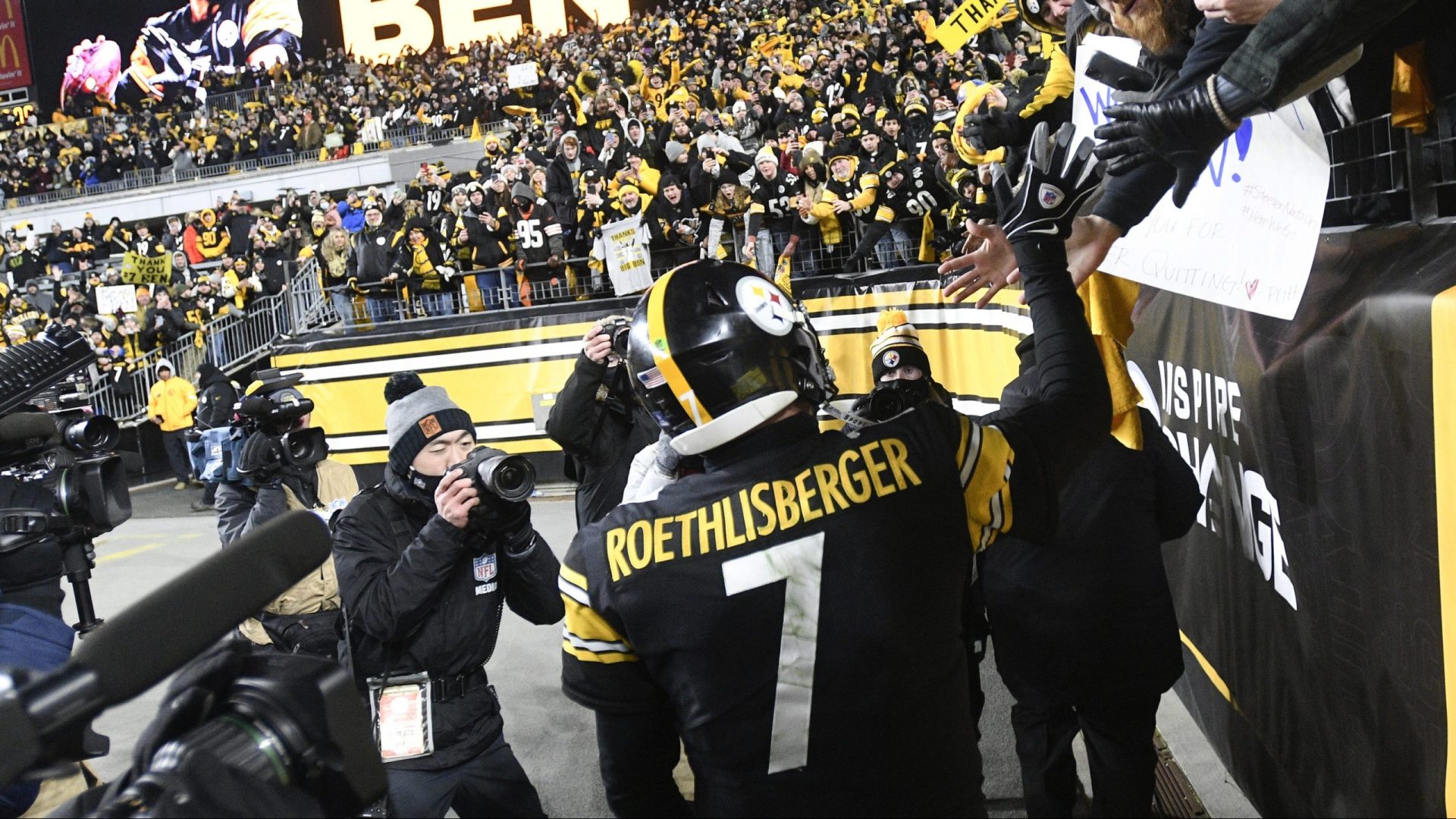 Pittsburgh Steelers quarterback Ben Roethlisberger (7) greets fans after an NFL football game against the Cleveland Browns, Monday, Jan. 3, 2022, in Pittsburgh.