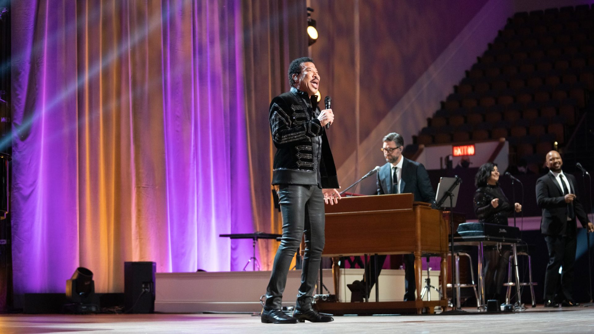 Lionel Richie performs at the 2022 LIBRARY OF CONGRESS GERSHWIN PRIZE FOR POPULAR SONG.