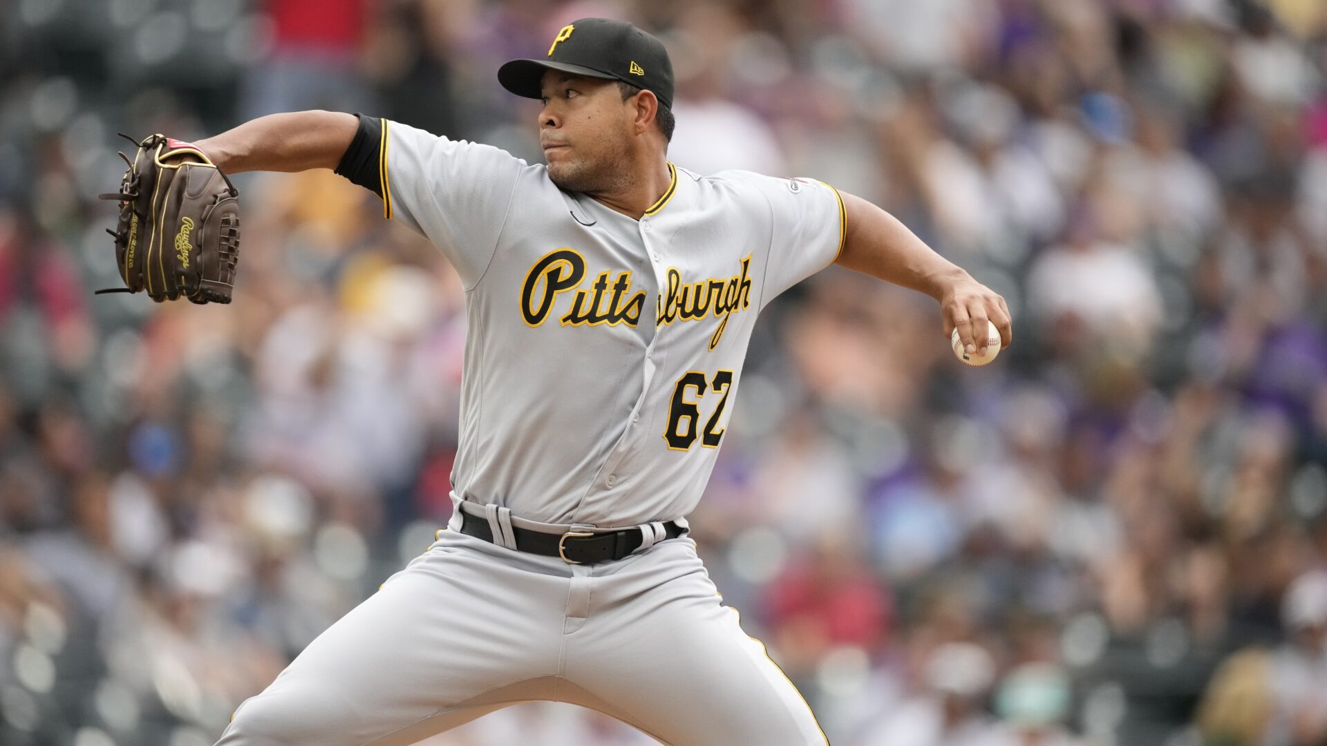 Cardinals acquire veteran lefty pitcher Jose Quintana from Pirates