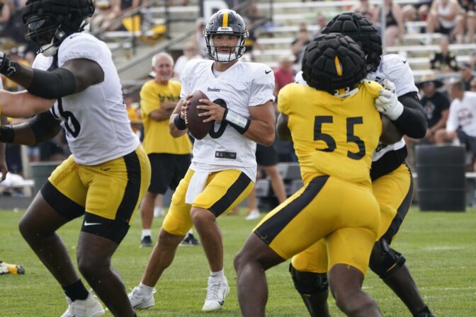 Pittsburgh Steelers quarterback Mitch Trubisky (10) passes during practice at NFL football training camp in the Latrobe Memorial Stadium in Latrobe, Pa., Monday, Aug. 8, 2022.
