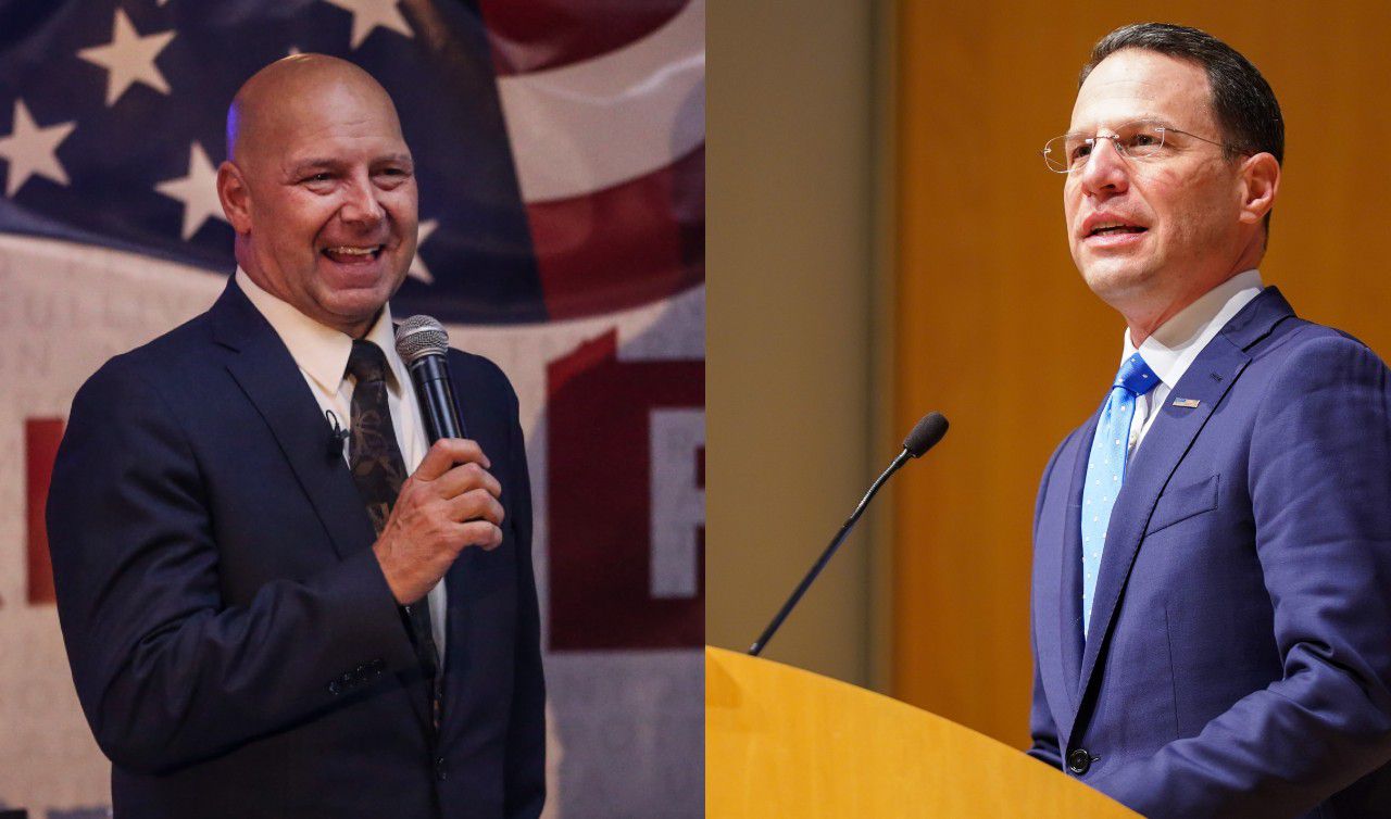 Le sénateur d'État Doug Mastriano (à gauche) et le procureur général Josh Shapiro (à droite)