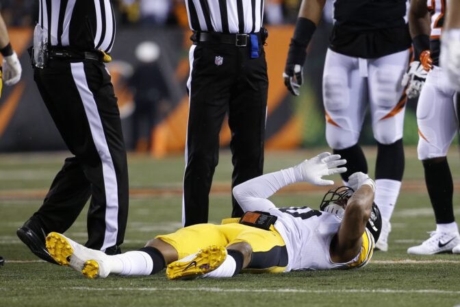 Pittsburgh Steelers inside linebacker Ryan Shazier lies on the field after an apparent injury in the first half of an NFL football game against the Cincinnati Bengals, Monday, Dec. 4, 2017, in Cincinnati.