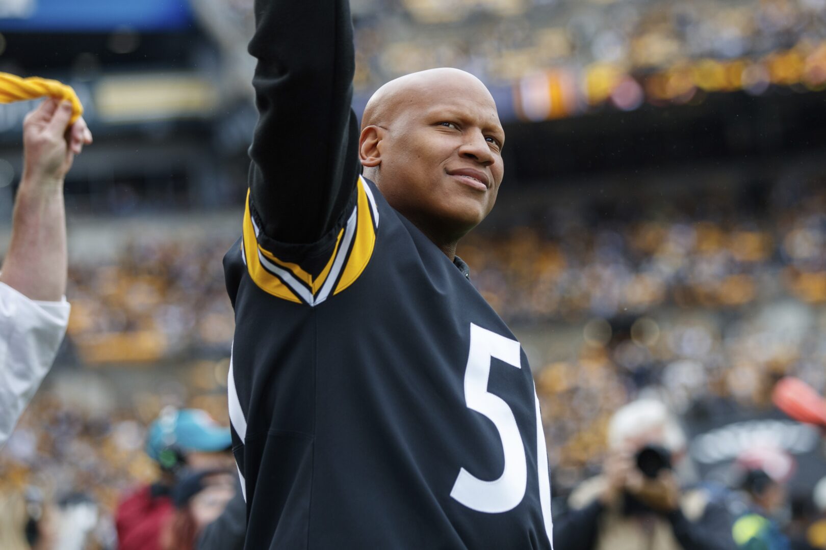 Former Pittsburgh Steelers linebacker Ryan Shazier reacts before an NFL football game, Sunday, Oct. 2, 2022, in Pittsburgh, PA.