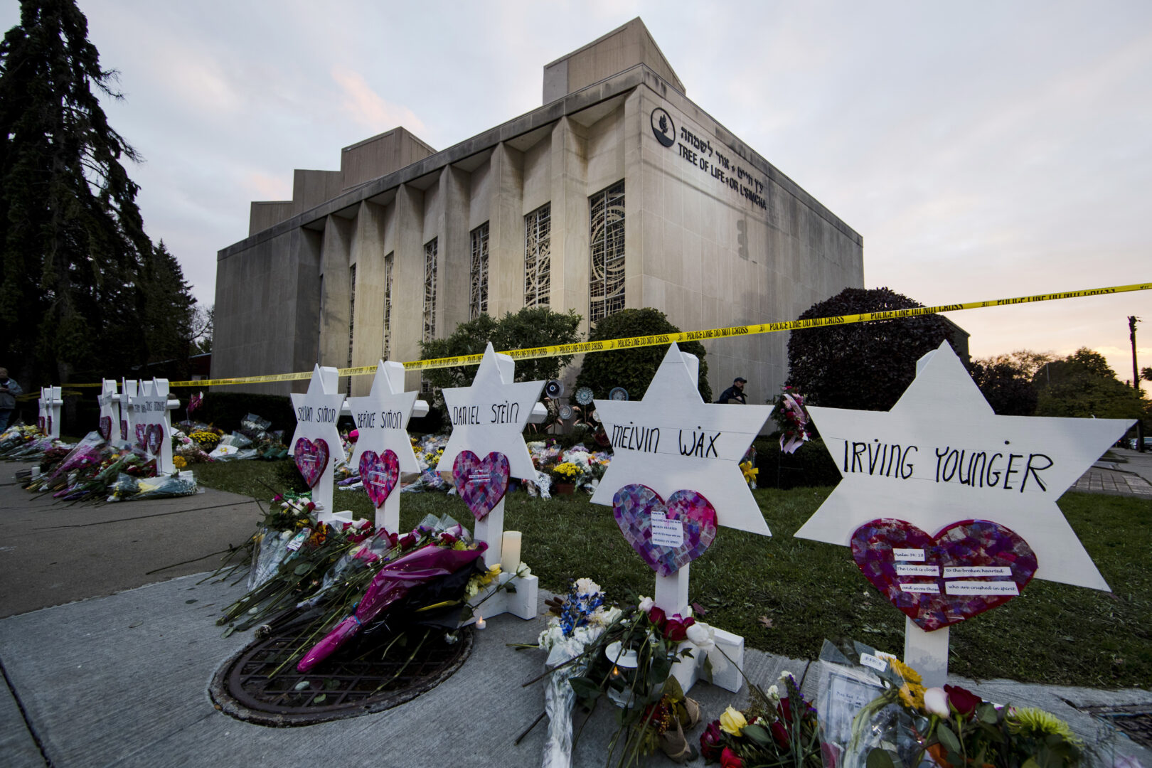 A makeshift memorial stands outside the Tree of Life Synagogue in the aftermath of a deadly shooting in Pittsburgh, Oct. 29, 2018. More than a week after convicting a gunman in the deadliest antisemitic attack in U.S. history, jurors began hearing arguments in federal court Monday about whether he should receive the death penalty for killing 11 worshippers inside the Pittsburgh synagogue. 