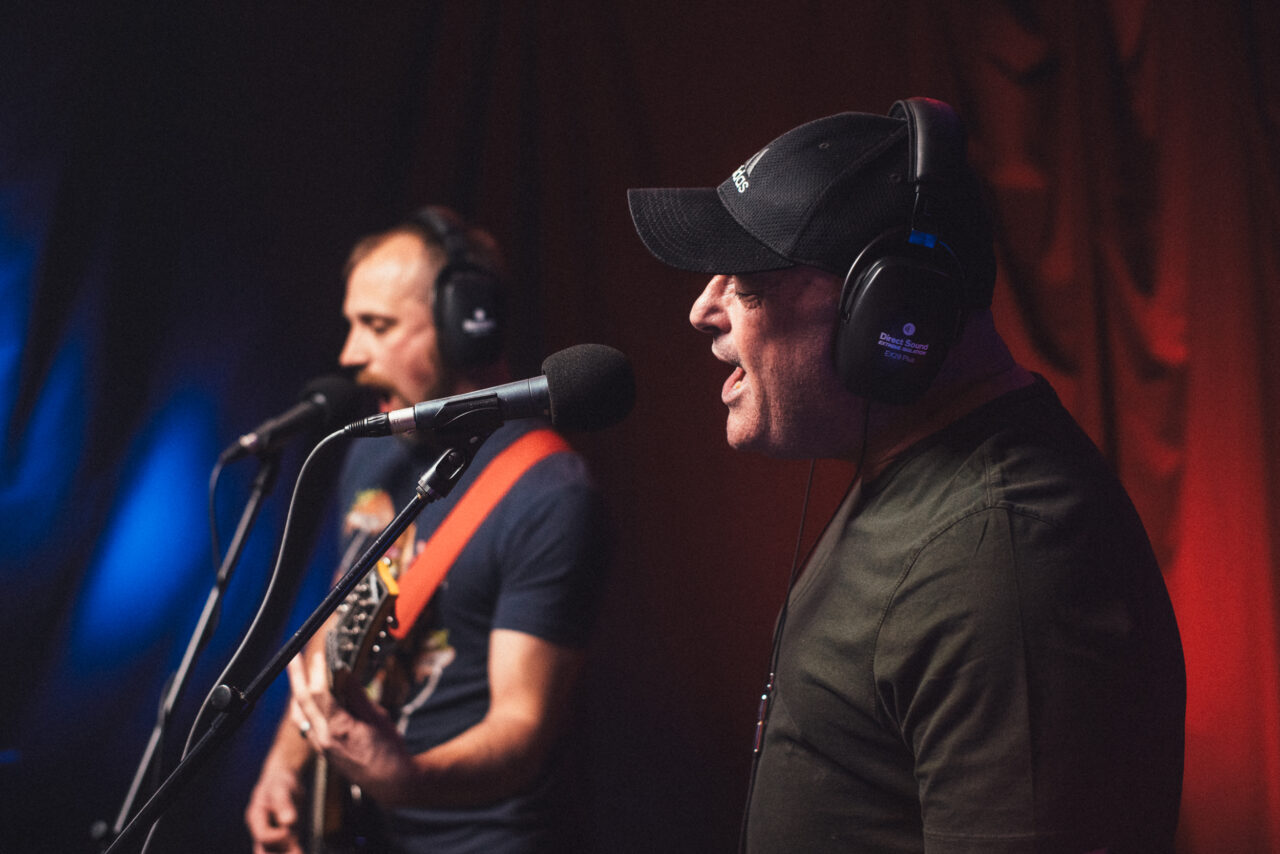 Dave Zienkiewicz singing